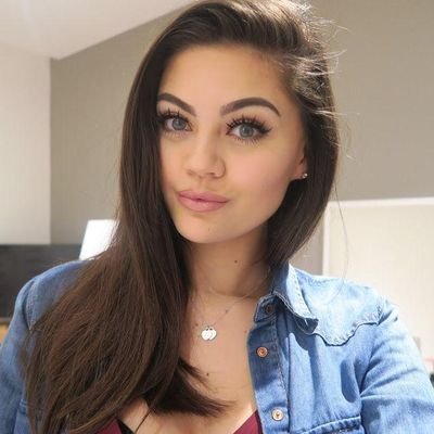 JuliaMo93068342's profile picture. 