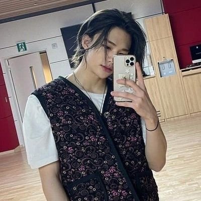 . . . . . 🗯️❗chan && lino said luna is my bestie ✰ ✰ and stray kids the best group 4th gen 🛒 💭