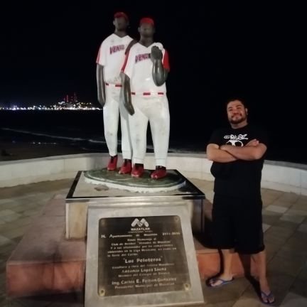 memobustmante's profile picture. Lee Muchoooo.....