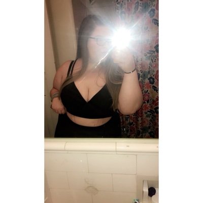 Deedee_1316's profile picture. 