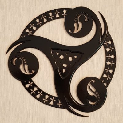 SourcierF's profile picture. Jeune créateur de design expérimentaux, je vous fait partager mes œuvres, dans l'espoir, qu'un jour peut être, mon travail soit reconnu et partager.