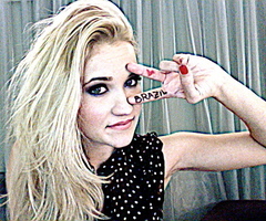 ThatFakeGurll's profile picture. Lets be friends so we can make out.
Chelsea is my sister.
Don't judge before you know.