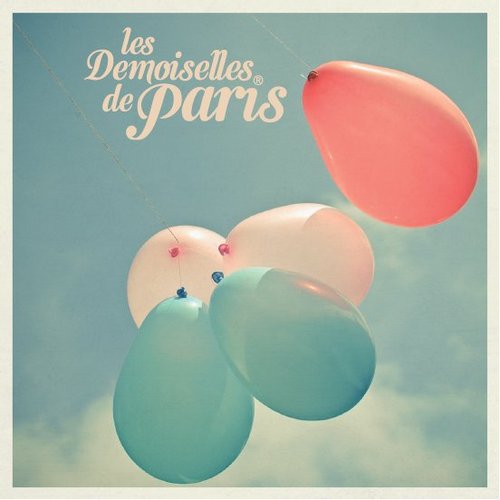 Tous les jours, Les Demoiselles de Paris s’émeuvent, s’énervent, s’amusent et se cassent la figure dans un univers poétique et décalé.