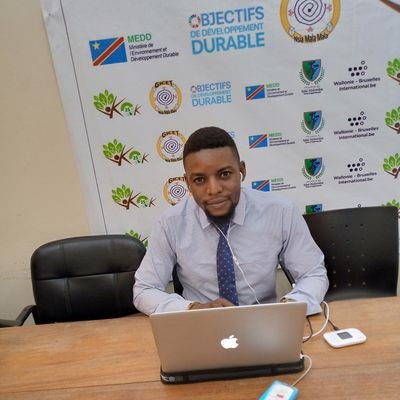 Pierre ALUMA GBENGE #Botaniste ⚡ Écologiste 🌍 passionné de la nature 🌳 Humaniste⚡#Démocrate 👉🏻 #Défenseur des opprimés 👈Croyant ⚡#UDPS✌Membre de la FGDPS.