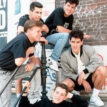 Fan of NKOTB since 1986 my fav song is My Favorite Girl I love you sooo much guys I am a girl very very crazy about you 😍😍😍😍😍😍😍😍😍