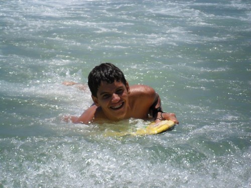 Eu tenho 15 anos,adoro jogar Futebol, sou Tricolor carioca