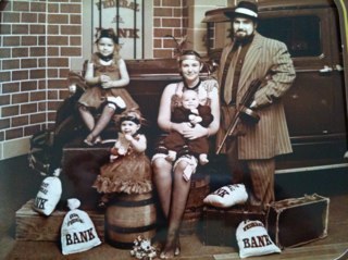 StephAndWombat's profile picture. Wish I was friends with Brenda from Scary Movie.