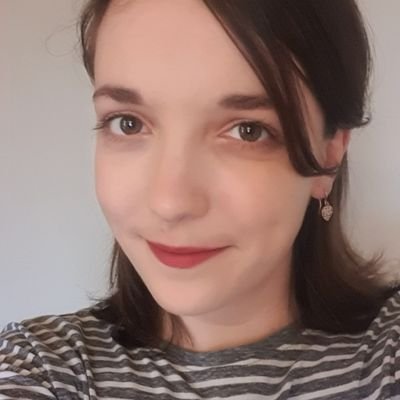 Marketer @OUPPrimary & Conference Co-Captain @SYP_Oxford 📚 Casual crafter 🧶 Passionate about LGBTQ+ children's books 🏳️‍🌈
She/her. All views my own.