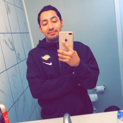LA ➡️ Kansas City | Content creator & partnered with @twitch | Business email: Johnnylopez2763@gmail.com | Snapchat & Instagram is Aka_Skinnyy