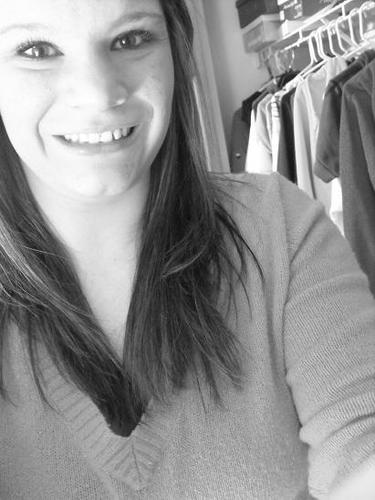 names becky. im 19 and love to have fun. =] get at me for more info !