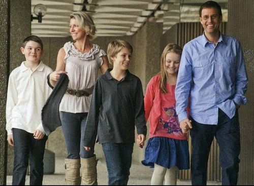 rob_hamilton's profile picture. Rob is passionate about promoting a lifestyle shift that is revolutionizing the way people perceive health, nutrition, personal growth and financial freedom.