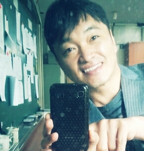 세상에서 가장 재미있는 직업: 교사 / 가장 속상한 일이 많은 직업 :교사 / 해도 해도 자신없고 늘 새로운 직업 :교사 / 그래서 끝을 보고싶은 직업 : 교사
