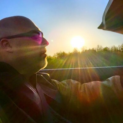 Car guy, Certified Reflexologist @TheSole_Man #Braininjury advocate 🤕 loving hubby to @CRHowatt, same handle on Instagram. Lover of Humans and animals