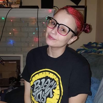 MxMimiBee's profile picture. Hi. I'm Mimi:)