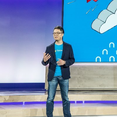 Tech Product exec. Former startup founder & engineer. Follow me to get (re)tweets on Product Management, Design, Leadership, Investing and Tech.