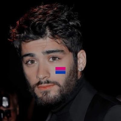 hscarlsson's profile picture. ᴀʀɪᴀɴᴀ ɢʀᴀɴᴅᴇ ɪs ᴛʜᴇ ғᴜᴄᴋɪɴɢ ʟᴇɢᴇɴᴅ.     {o/ele/o}