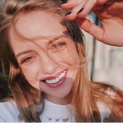 rran_1422's profile picture. فانية .. فكُن لطيفًا .