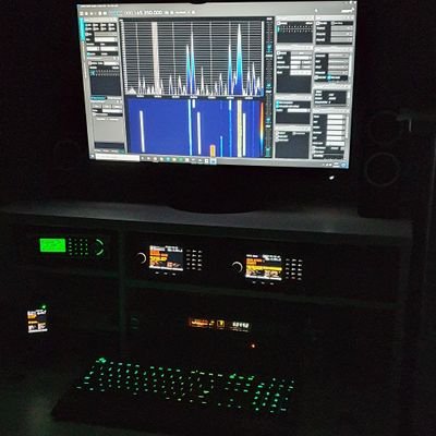 VicradioZone's profile picture. 