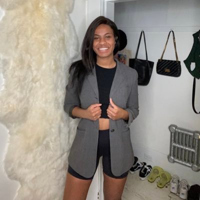 blckfrithrift's profile picture. ✨Shop my closet on Instagram @blackfridaythrift ✨Milo’s Mom 🐶 ✨From Toronto ✨Living in Vancouver