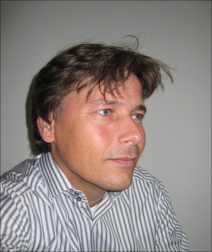 Father of Jochem and Puck, partner of Ilse, SuccessFactors Sales Manager @ SAP, scuba-diver, traveler, ...
