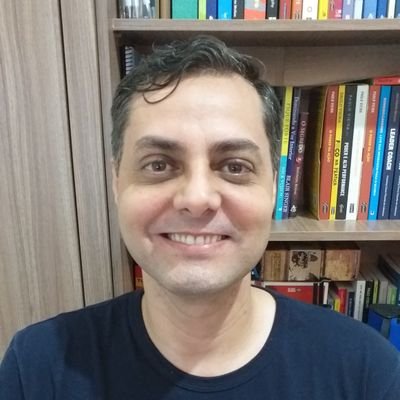 Eu ajudo você a transformar sua vida mudando suas atitudes sem que você continue a sofrer com problemas de relacionamentos, saúde e financeiros.