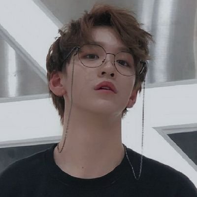 was born chinese-canadian, 21st august 2002