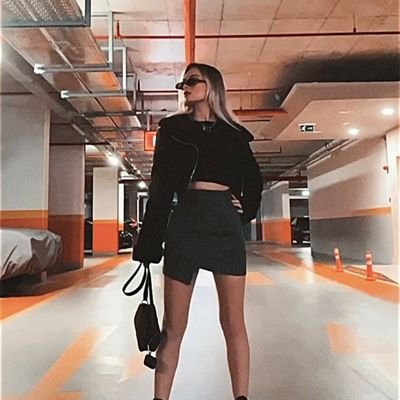 Thecemreexx's profile picture. Demişler öldü şimdi söylesinler kral geri döndü ☀️