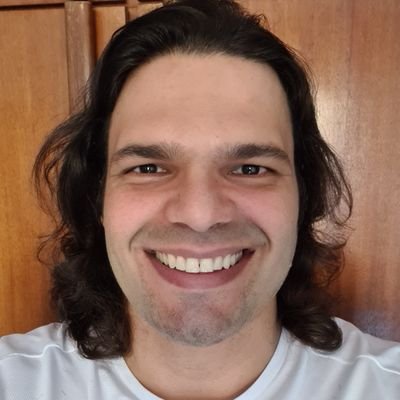 Médico patologista, professor e amante da ciência.