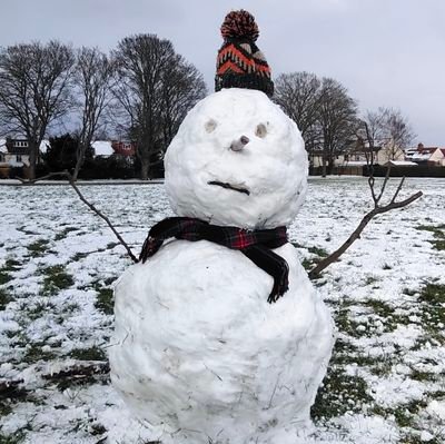 9nwiFNZG2YhbmGQ's profile picture. 