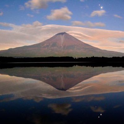 富士山南麓の市街地に住んでいます。ノンポリ左派を自認しています。 文章も下手です。間違いがあれば、ごめんなさい。 勝手にフォローします。 いつの間にか政府批判が多くなりました。 尊敬するのは、中村哲先生です。リツイート、❤️が多めです。 ちなみに、エスパルス、阪神ファンです。よろしくお願いします。🙇‍♂️