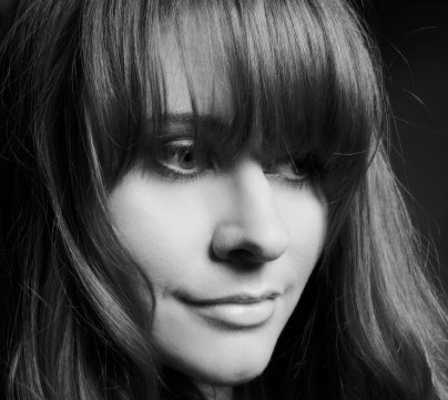 Lellarina's profile picture. An Australian living in London who likes all things creative, laughing out loud and anything that makes the world a better place!