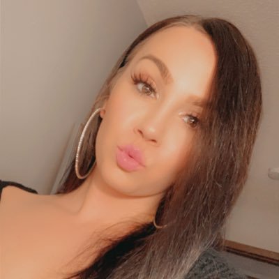 _kjcee's profile picture. mom of 3