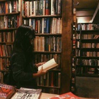 lalunethh's profile picture. "ممّن يفكرون كثيرًا ثم لا يقولون شيئًا".