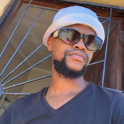 Vee_Ntsodo's profile picture. Big things start small!✨