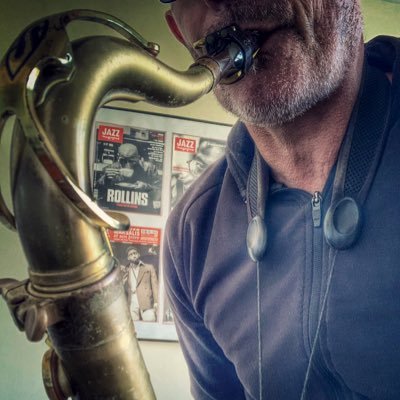 Damasax's profile picture. French saxophonist...qui cause de tout et de rien! 🤪