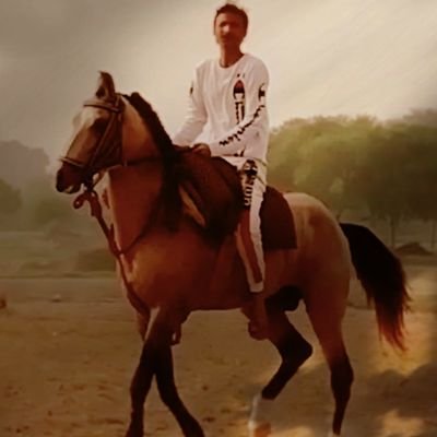 बेवजह ख़ुश रहिये..वजह बहोत महँगी है..❤️
This World Is A Confluence Of Ideas And A Conflict Of Interest..🌍
        
 Horse Riding 🐴 Long Drives 🚗 Billiards 🎱
