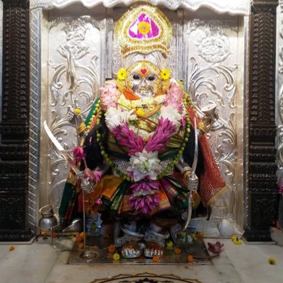 जब सृष्टि ही परमआत्मा है और मनुष्य उनका अंश, तो सारे कार्य परमआत्मा ही करते हैं। मनुष्य स्वयं कुछ नहीं करता। यही कर्म योग का मुल सिधांत हैं| Scientist🦋UK