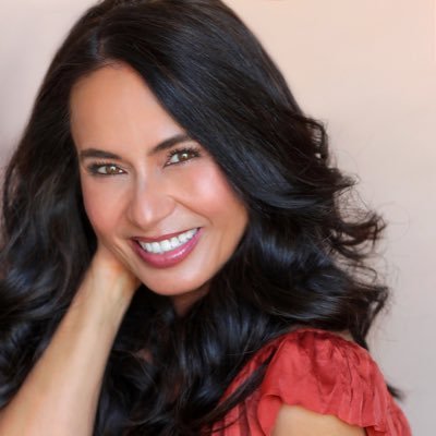 Actress/Producer/Infinitely creative spirit. I love what I do and do what I love! :) ❤❤❤ https://t.co/bD0reh424m