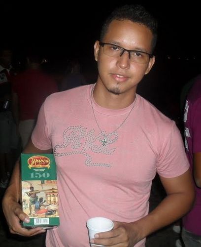 Sou um cara simpatico, meio doido, mas gente boa...
