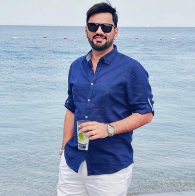 Entrepreneur, Chain of Mobile Store's Phone Merchants , Cricket Lover & A Die Hard FAN of Sir MS Dhoni...
*What Does Not Kill's You, Makes You Stronger@msdhoni*