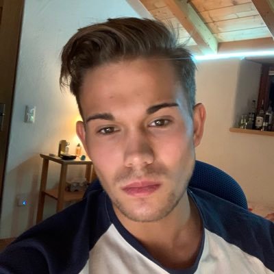 TobiHb1's profile picture. 