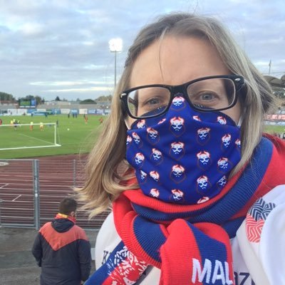 supportrice du SMC ❤️💙 , Génération Stade Malherbe , adepte des déplacements même si on perd 🙄 et aide soignante totalement disjonctée 🤪 🇫🇷🇵🇱🇺🇦🇷🇪🇰🇷