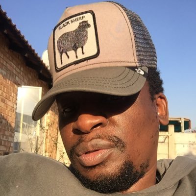 XifuvaMakasela's profile picture. 