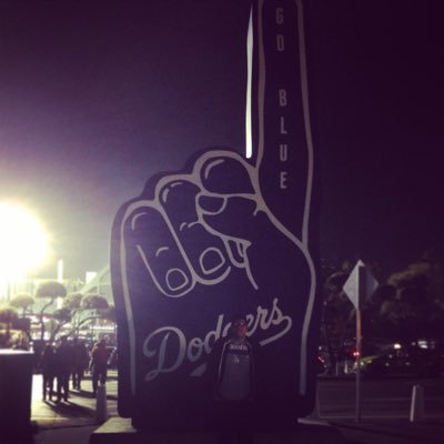 wigisdead's profile picture. dodgers, burritos, pizza, and probably napping.