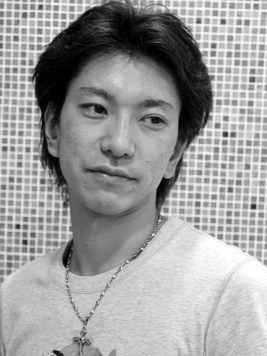 Luire代表の渡部貴博です。千葉県柏市で美容室Luire(ルイール)を経営しながら美容師をして、子供の運動競技を応援しています。