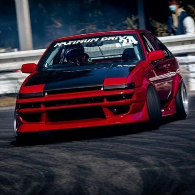 Maximumdrive_'s profile picture. 静岡 タケシ軍団 ae86 ドリフト  
コロナで23年ぶりのラジコン再開
掛川でプライベートサーキットORANGEROADで遊んでます。
86の事はインスタのどっかにあります。