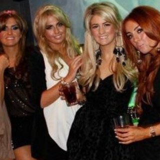 Nicola_M_xxx's profile picture. 3