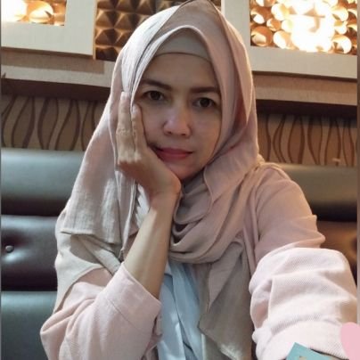 Working mom, frontliner, marketing,