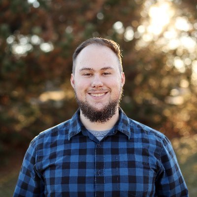 Full-Stack JavaScript developer. I work on React Web Apps and React Native.