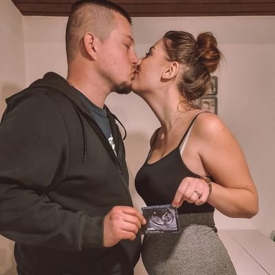 JenXXMMXIII's profile picture. 🎈23                                    
                                         👶🤰 future mum for august 🦁